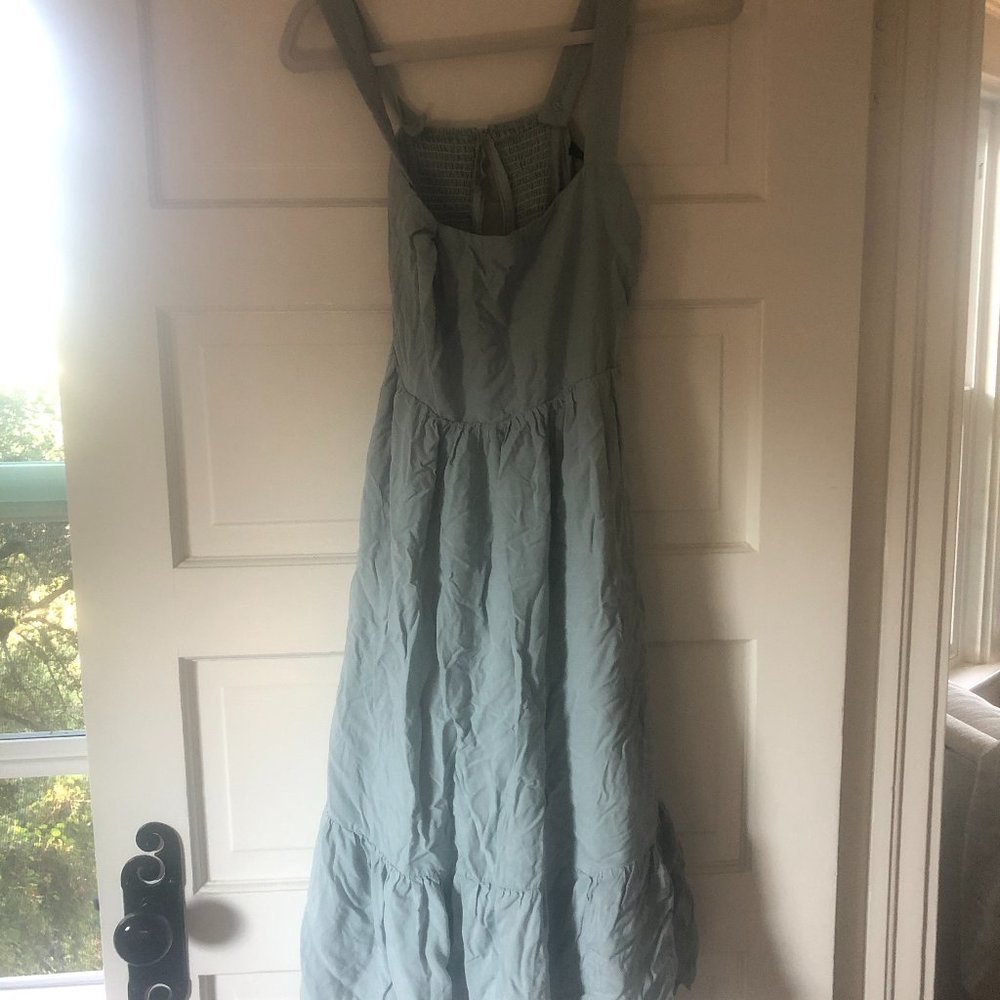 Flowy midi dress